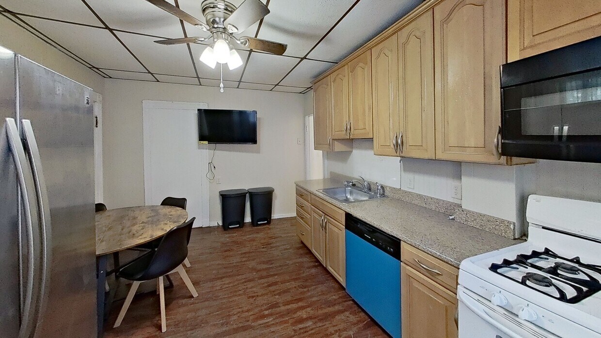 Photo - Room in Shared 5 bed/1 bath home