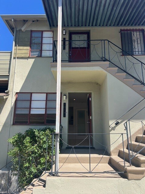 Foto del edificio - 1014 1/2 Hyperion Ave