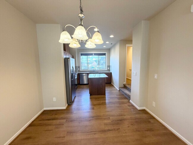 Foto del edificio - Townhouse Charmer in River Terrace Neighborhood!