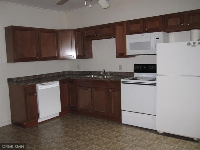 Building Photo - 348 N Knowles Ave