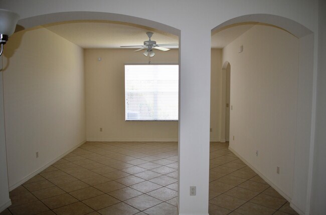 Foto del edificio - Cute 3/2.5 Townhouse with 2-Car Garage in Turtle Creek