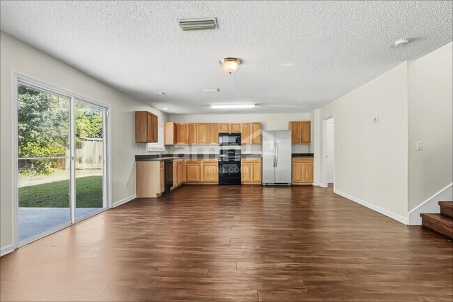 Foto del edificio - 9645 Morgan Creek Dr