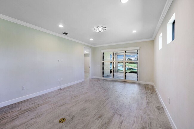 Building Photo - 7561 Jacaranda Ln