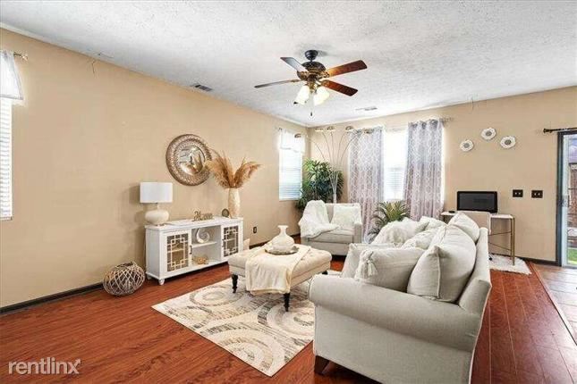 Foto del edificio - 2 br, 2 bath House - 230 Silver Spring Street