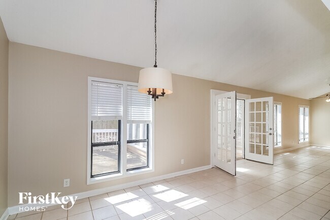Foto del edificio - 2845 Forest Wood Dr