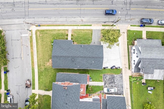 Building Photo - 703 Virginia Ave