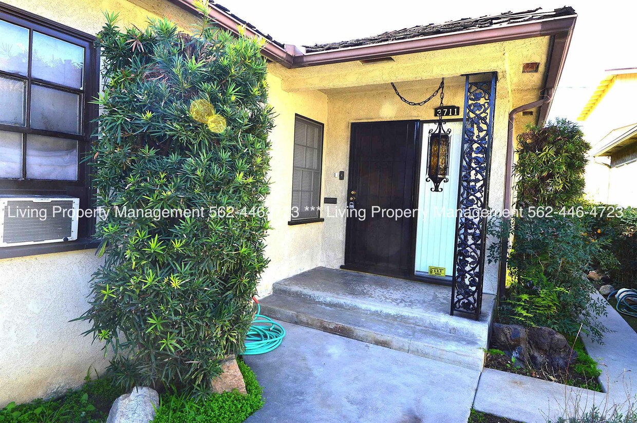 Primary Photo - 3711 Brayton Ave