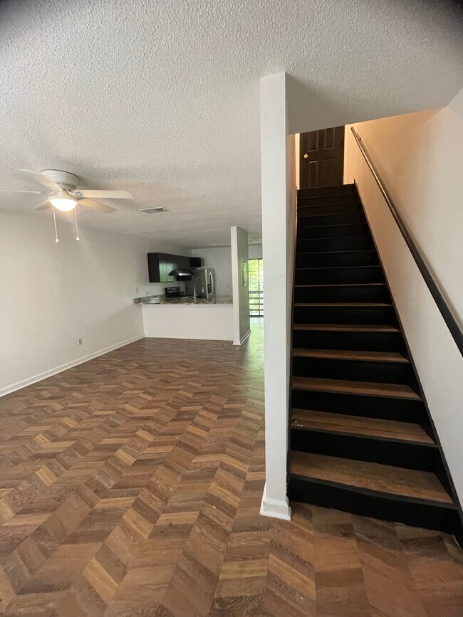 Foto del edificio - 1560 Kay Ave