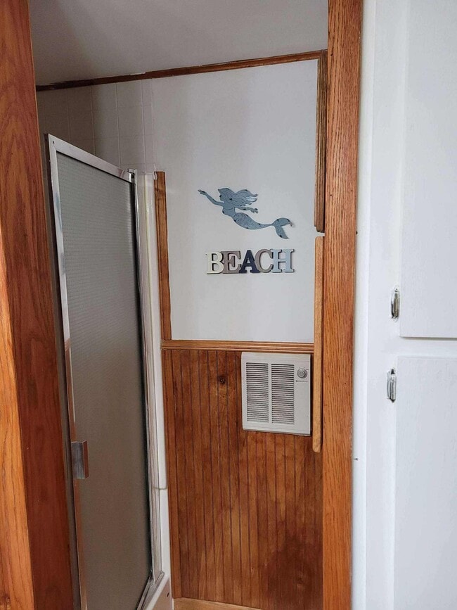 Building Photo - 133 W Sorenson Ave