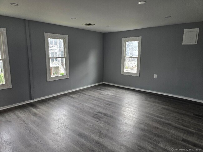 Foto del edificio - 132 Hillside Ave