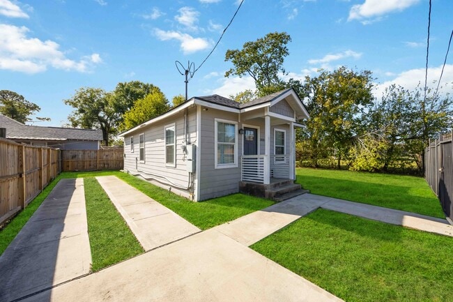 Building Photo - 3810 Rawley St