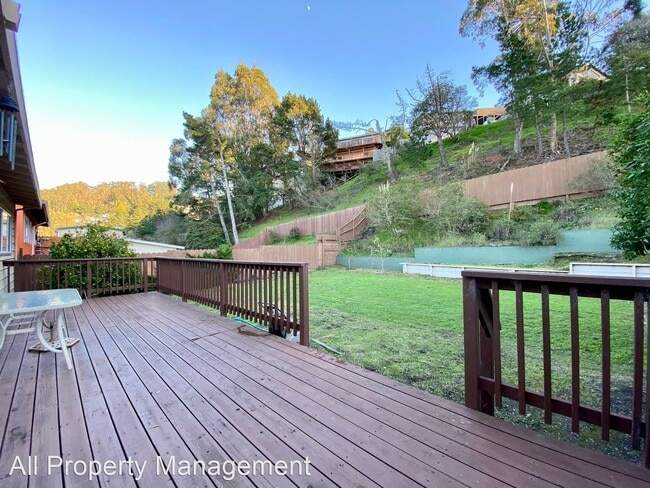 Building Photo - 3 br, 2 bath House - 946 Regina Way