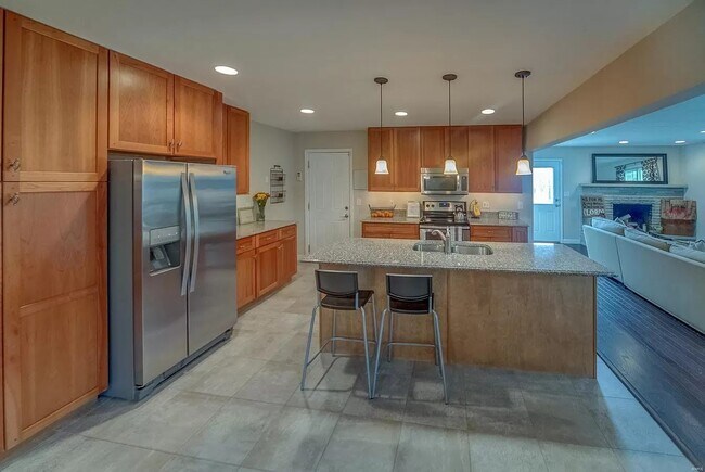 Foto del edificio - 2404 Wendy Way Dr