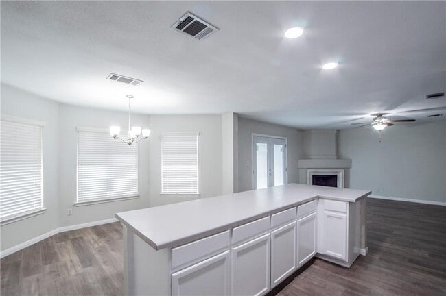 Building Photo - 17928 Narsitin Ln