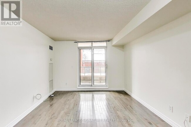 Building Photo - 18 Kenaston Gardens