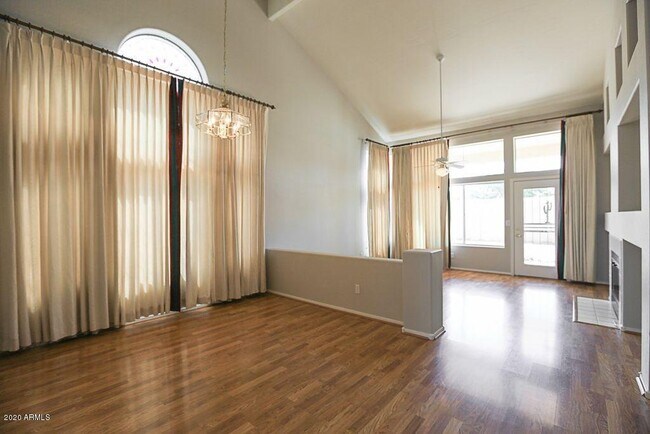 Building Photo - 13119 W Sheridan St