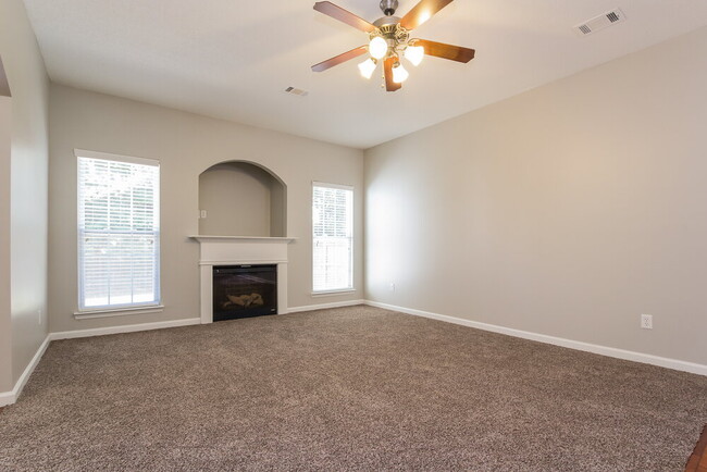 Building Photo - 150 Preserve Dr