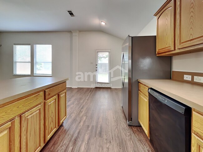 Building Photo - 8065 Plateau Dr