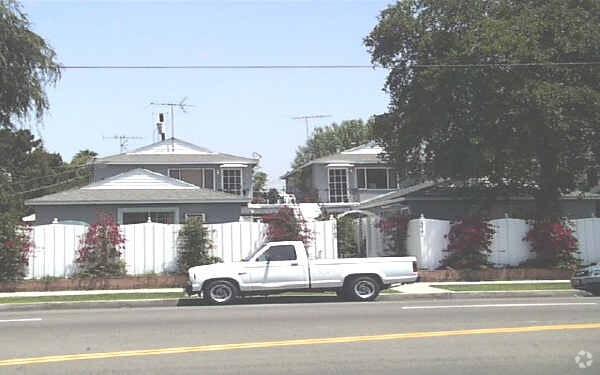 Foto principal - 13741 Burbank Blvd