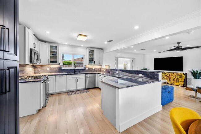 Foto del edificio - 2866 SW 8th St
