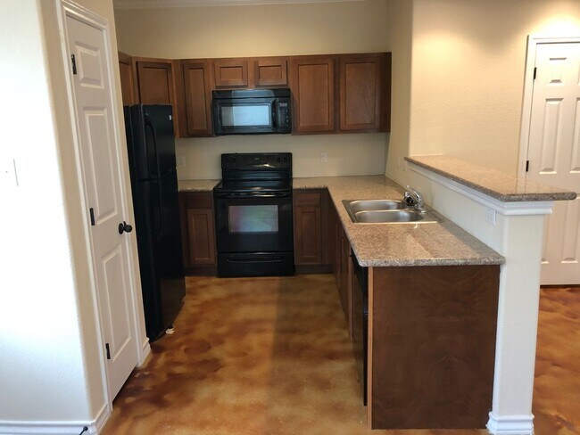 Building Photo - Town home for rent