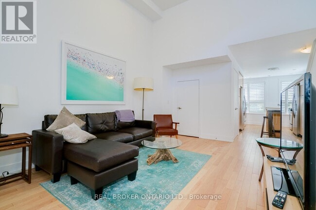 Building Photo - 207 Beverley St