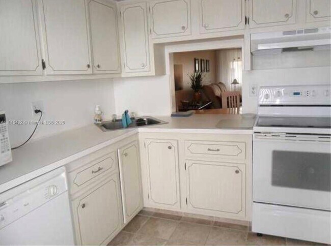 Foto del edificio - 5841 NW 61st Ave