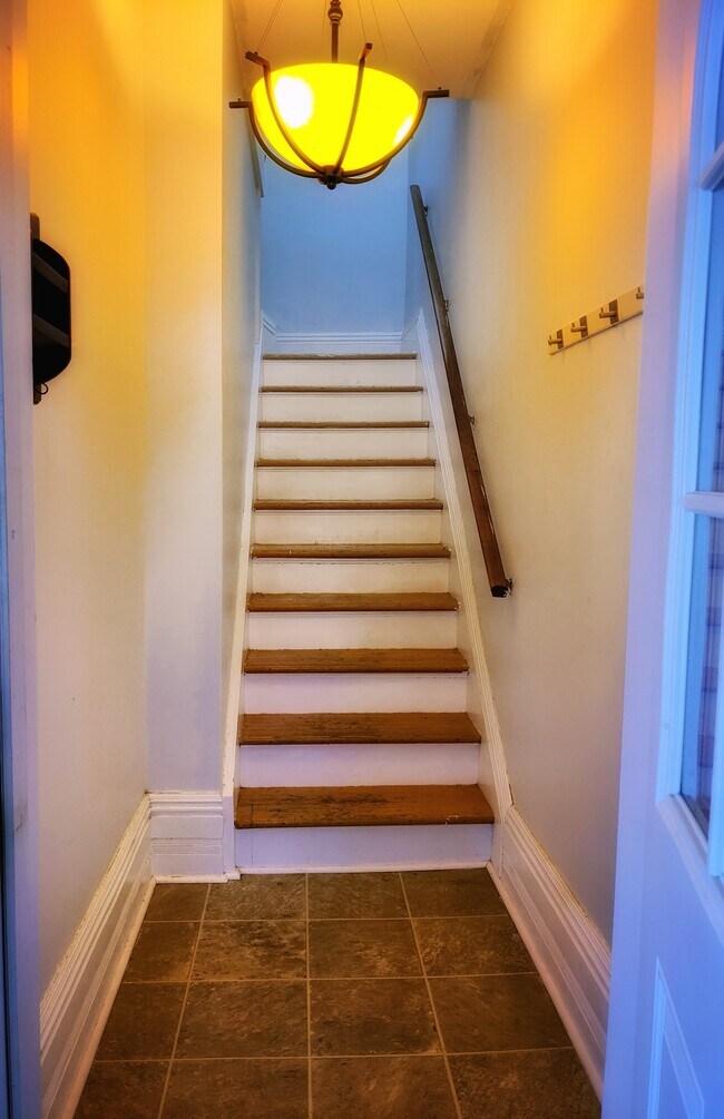 Entry stairs to 2nd floor - 737 4th Av E