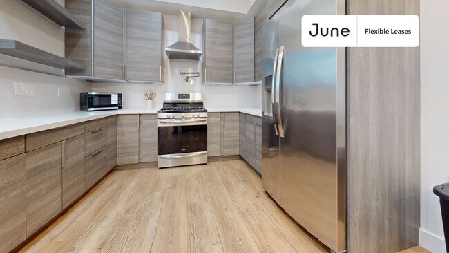Building Photo - 5637 Riverton Ave