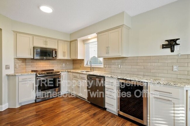 Building Photo - 13884 Fountain Ct