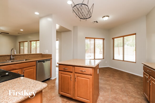 Building Photo - 29010 N Cactus Cir