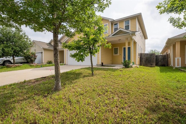 Building Photo - 504 Twisted Oaks Ln