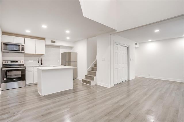 Foto principal - 7900 Brookriver Dr
