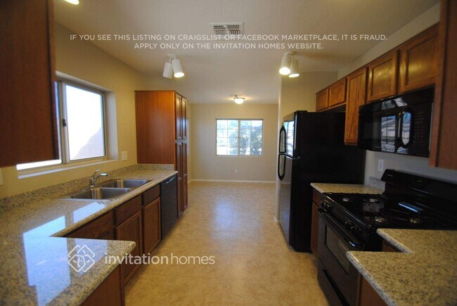 Building Photo - 12563 W Charter Oak Rd