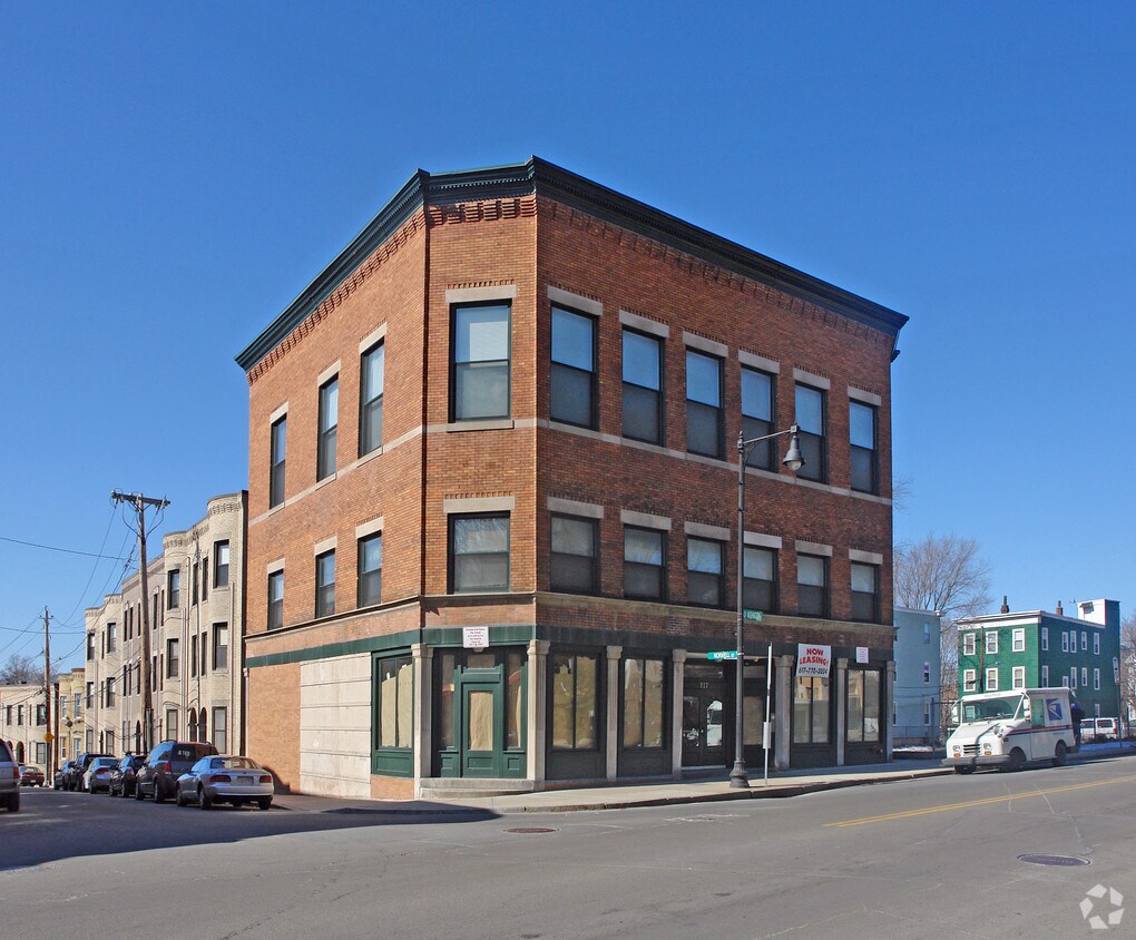 Foto principal - 213 Washington St