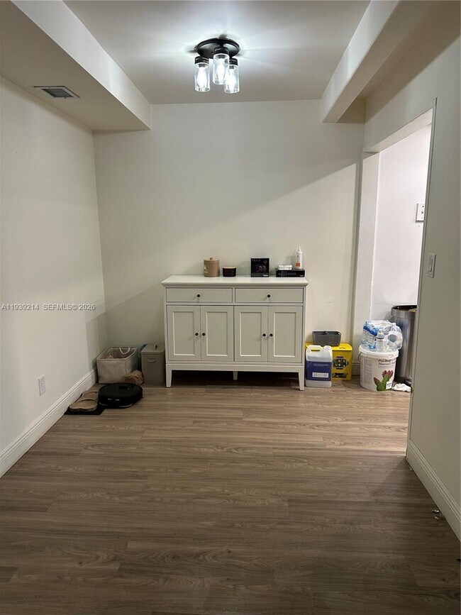 Foto del edificio - 1145 S Flagler Ave