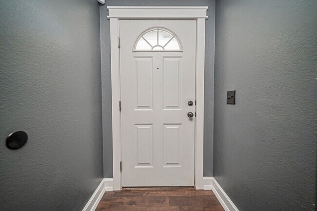 Foto del edificio - Please View 3D Virtual Walk-Through Before...