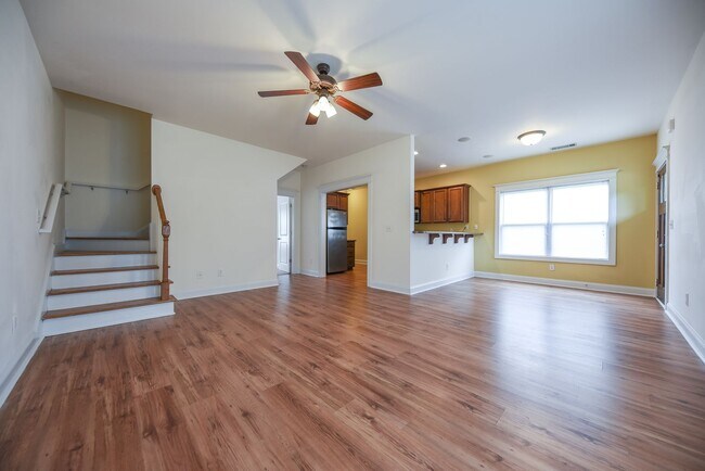 Building Photo - Four Bedroom Available Near Five Points
