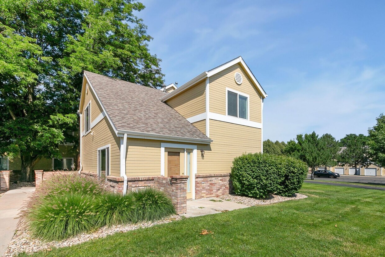 Foto principal - 1021 Rolland Moore Dr