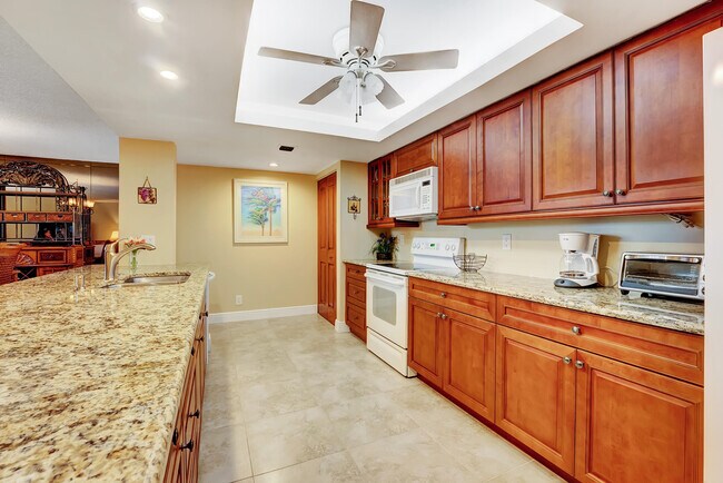 Building Photo - 450 Egret Cir
