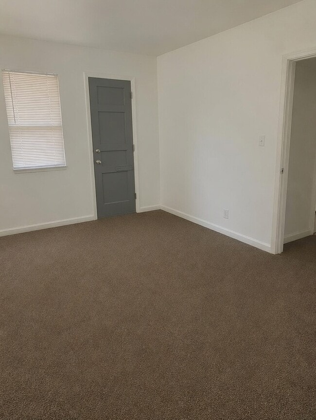 Foto del edificio - 8825 1/2 S Hoover St