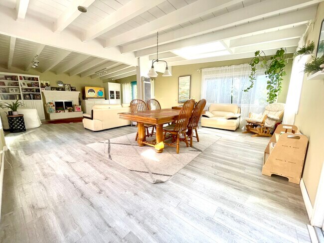 Gran sala familiar - 1136 8th St