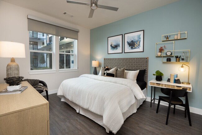 Foto del edificio - Luxury Living Near Downtown – Up to 2 Months Free!