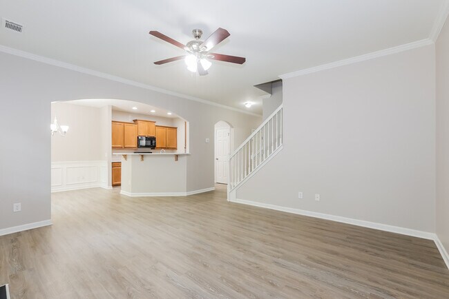 Building Photo - 7141 Silk Tree Pointe