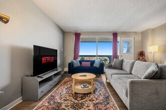 Building Photo - 221-226 6 Ave SE