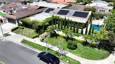 Building Photo - 4621 Wayne Rd