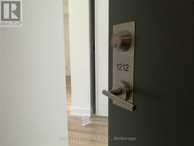 Photo du bâtiment - 150 Fairview Mall Dr