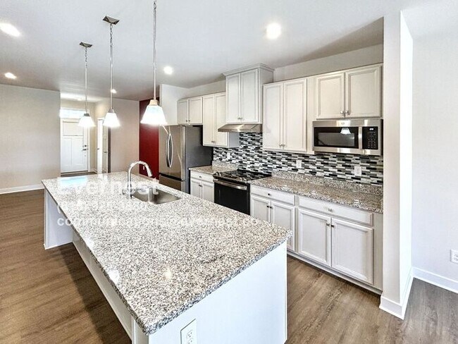 Building Photo - 4-Bedroom, 2.5-Bath Home with Convenient A...