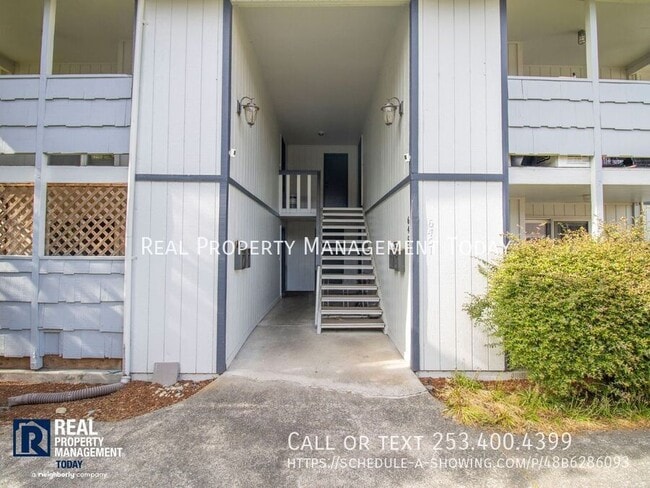 Building Photo - 6451 S Stevens St