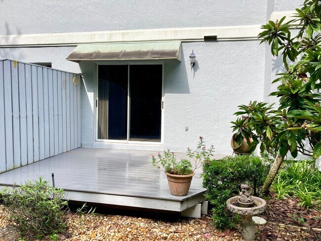 Foto del edificio - Pelican Cove Condo